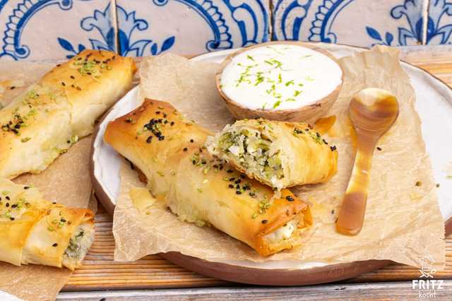 Zucchini Börek - außen herrlich knusprig, innen wunderbar saftig