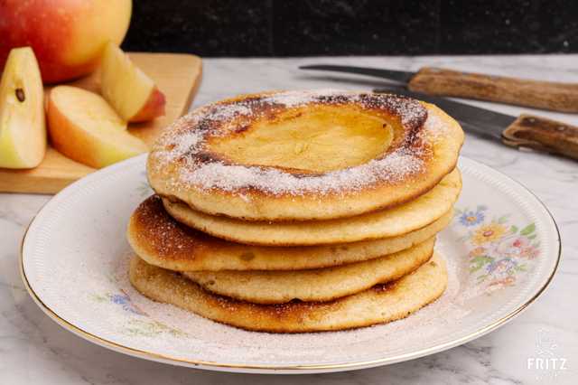 Apfel Pancakes mit Zimt + Zucker